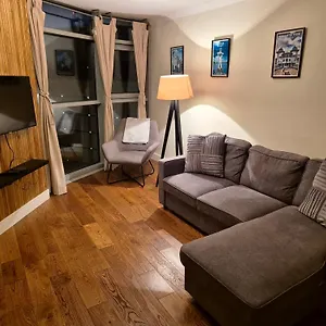  Apartment Ultra-luxury Centre 2 Bed Apartment, With Free Parking